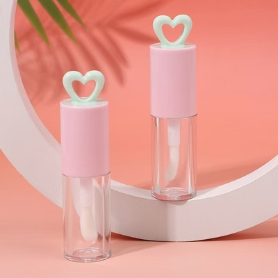 Kolor niestandardowy 7ml Pustkowe Serce Plastic Lip Glaze Tube dla Przenośnego Opakowania Gloss