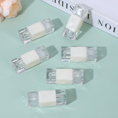 Plastikowy gloss do warg, pojemnik z pustą rurą z dostosowanym logo i pojemnością 2,6 ml