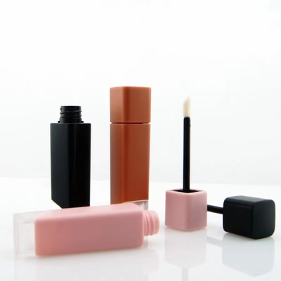 Niestandardowa 5 ml rurka z glosem do ust z matowym pustego opakowania koloru