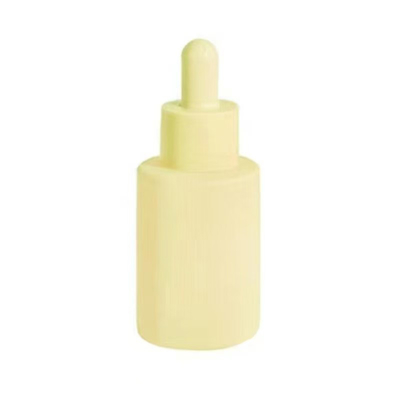 Zamówiona butelka z 20 ml, 30 ml i 50 ml z płaską szybą z olejem eterycznym