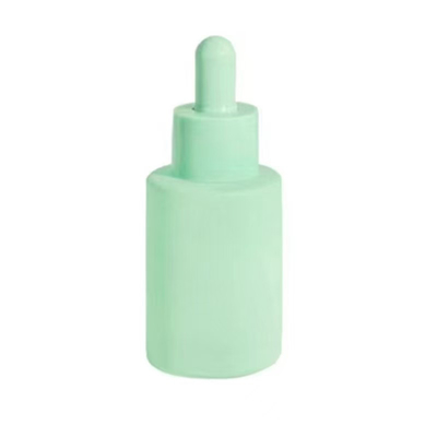 Zamówiona butelka z 20 ml, 30 ml i 50 ml z płaską szybą z olejem eterycznym