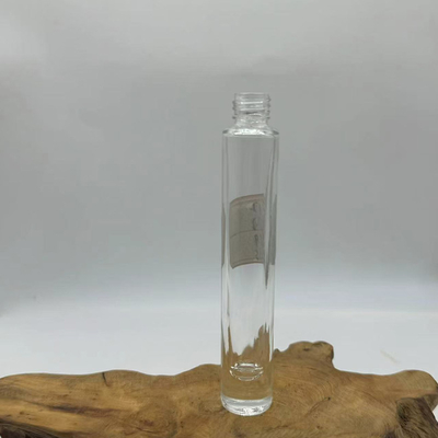 Zamówiona 10 ml szklana okrągła butelka z perfumami z opryskiwaczem i pokrywką
