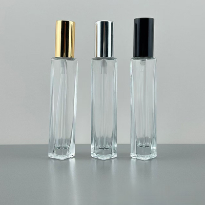 Szklana butelka z perfumami o pojemności 10 ml