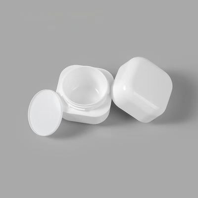 Zamówione plastikowe słoiki do kremów 20g do 100g