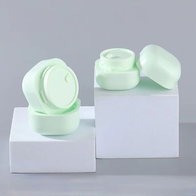 Zamówione plastikowe słoiki do kremów 20g do 100g