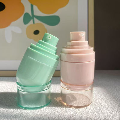 Zamówiona butelka z tworzyw sztucznych bez powietrza z głowicą opryskiwacza mgły lub głowicą pompy balsamów i drukiem jedwabnym