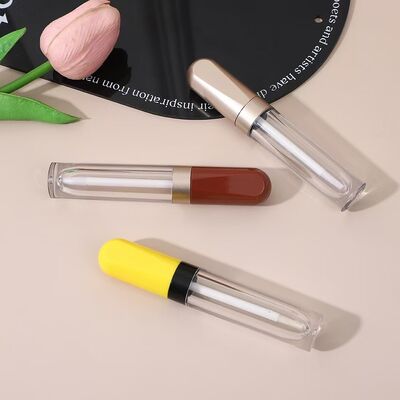 4.5 ml plastikowa rurka z błyszczącym blaskiem do warg z dostosowanymi do potrzeb kolorami i wytrzymałą konstrukcją do produktów do pielęgnacji warg